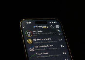 Trading interface displaying Ondo tokenized securities on Bitget platform.