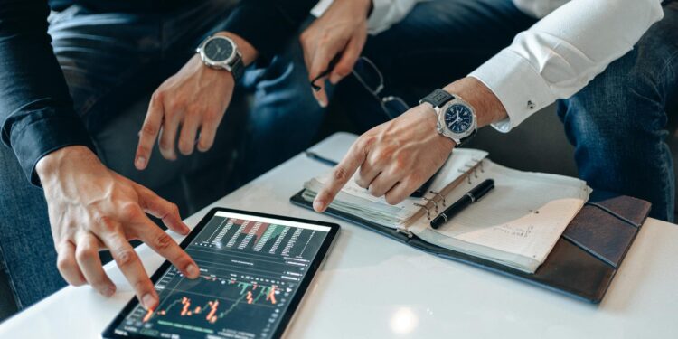 Institutional investors reviewing Bitcoin smart accounts and crypto investment strategies.