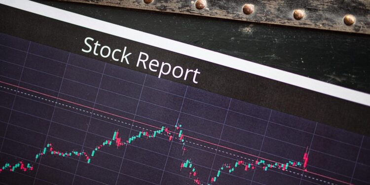 A stock market screen showing rising VIX values amidst fluctuating oil prices and global tensions.