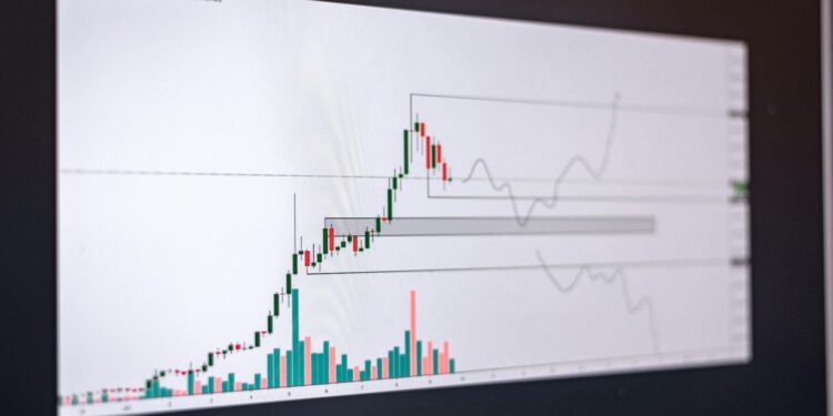 Graph showing sharp decline in Aave deposits following Kelp DAO exploit incident.