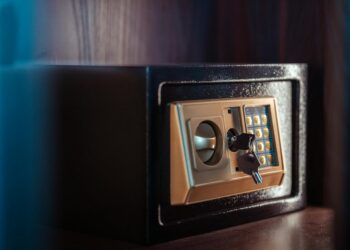 A secure digital vault representing advanced quantum-safe cryptocurrency technology.