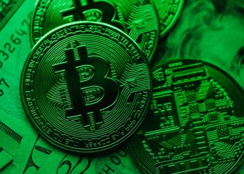Graphic showing stablecoin transaction volume surpassing Bitcoin in Latin America.